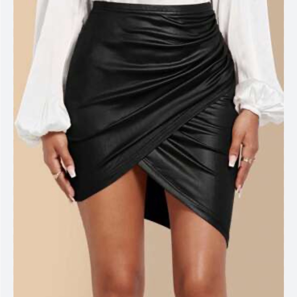 NWOT SHEIN faux leather wrap Black Mini Skirt Size Medium